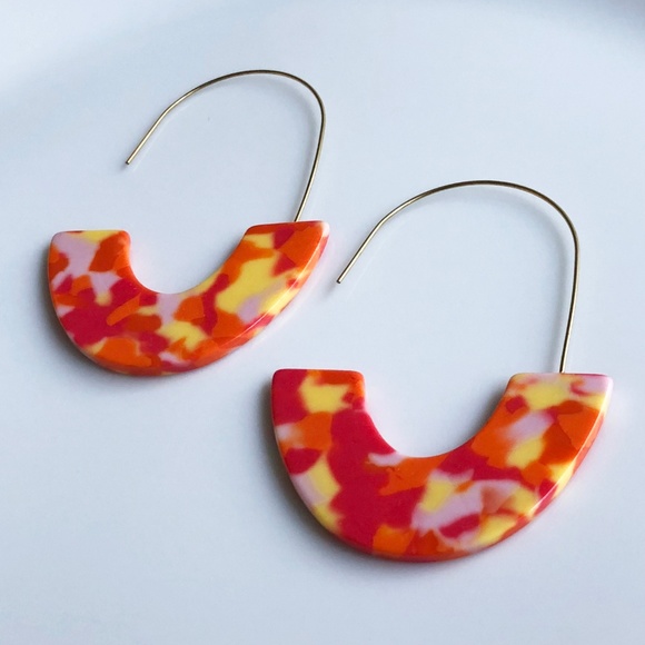 NEW "Azalea" U Acrylic Earrings (candy corn) - Picture 4 of 8
